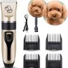 BYER Professionele Dieren Tondeuse Set - Voor Huisdieren Katten & Honden - Draadloos - Oplaadbare Pet Trimmer - Dog Tondeuze Clipper - 5 Standen & Vier Opzetkammen - Low Noise