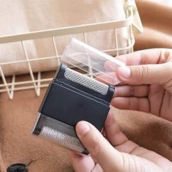 Draagbare Mini Kleding Haar Bal- Lint Remover- Kleding Reiniging Trimmer- Sweater Doek Handmatig Scheerapparaat- Kleding Reiniging Trimmer-Stof Scheerapparaat Voor Stoffen-Linnen- Kleding - Meubilair-dieren-Zwart 8 Draagbare Mini Kleding Haar Bal- Lint Remover- Kleding Reiniging Trimmer- Sweater Doek Handmatig Scheerapparaat- Kleding Reiniging Trimmer-Stof Scheerapparaat Voor Stoffen-Linnen- Kleding - Meubilair-dieren-Zwart -Pet Care Verkoop 1200x1200 307