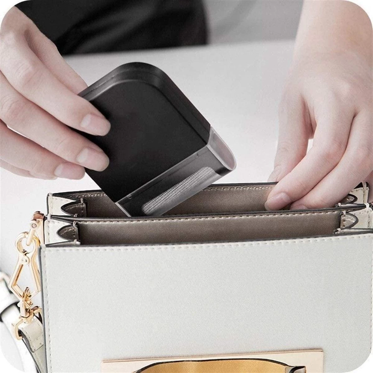 Draagbare Mini Kleding Haar Bal- Lint Remover- Kleding Reiniging Trimmer- Sweater Doek Handmatig Scheerapparaat- Kleding Reiniging Trimmer-Stof Scheerapparaat Voor Stoffen-Linnen- Kleding - Meubilair-dieren-Zwart 6 Draagbare Mini Kleding Haar Bal- Lint Remover- Kleding Reiniging Trimmer- Sweater Doek Handmatig Scheerapparaat- Kleding Reiniging Trimmer-Stof Scheerapparaat Voor Stoffen-Linnen- Kleding - Meubilair-dieren-Zwart - Afbeelding 6