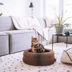 District 70 MAZE 3-in-1 Opvouwbare Kartonnen Kattenmand - Inclusief Catnip Balletje - Voor Slapen, Spelen En Krabben! -Pet Care Verkoop 1200x1200 966