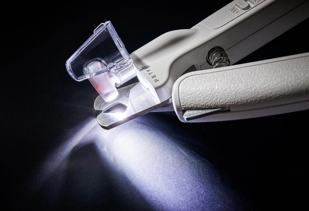 Professionele Oplaadbare LED Licht Nagelknipper, Hond, Kat, Knaagdier, Huisdieren | Dog, Cat, Nail Clipper LED Light, Rechargeable, USB Kabel | Nagelvijl - Nagelschaar Met Vijl, Opvang Van Nagels | Vergrootglas 5x | Extreem Veilig & 100% Effectief 6 Professionele Oplaadbare LED Licht Nagelknipper, Hond, Kat, Knaagdier, Huisdieren | Dog, Cat, Nail Clipper LED Light, Rechargeable, USB Kabel | Nagelvijl - Nagelschaar Met Vijl, Opvang Van Nagels | Vergrootglas 5x | Extreem Veilig & 100% Effectief - Afbeelding 6